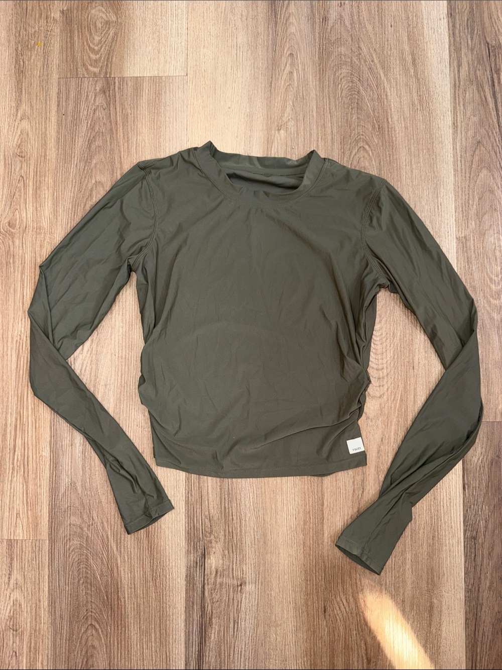 Vuori Olive Green Cinched Sides Long Sleeve Workout Top Shirt Womens Size Small